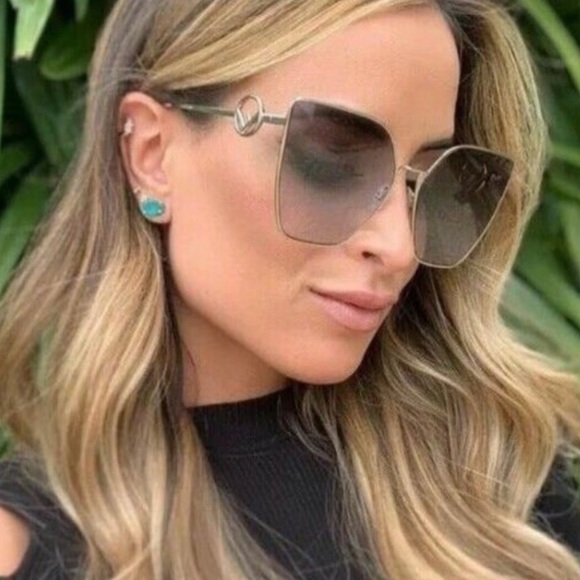 Fendi cat eye sunglasses - Picture 2 of 3